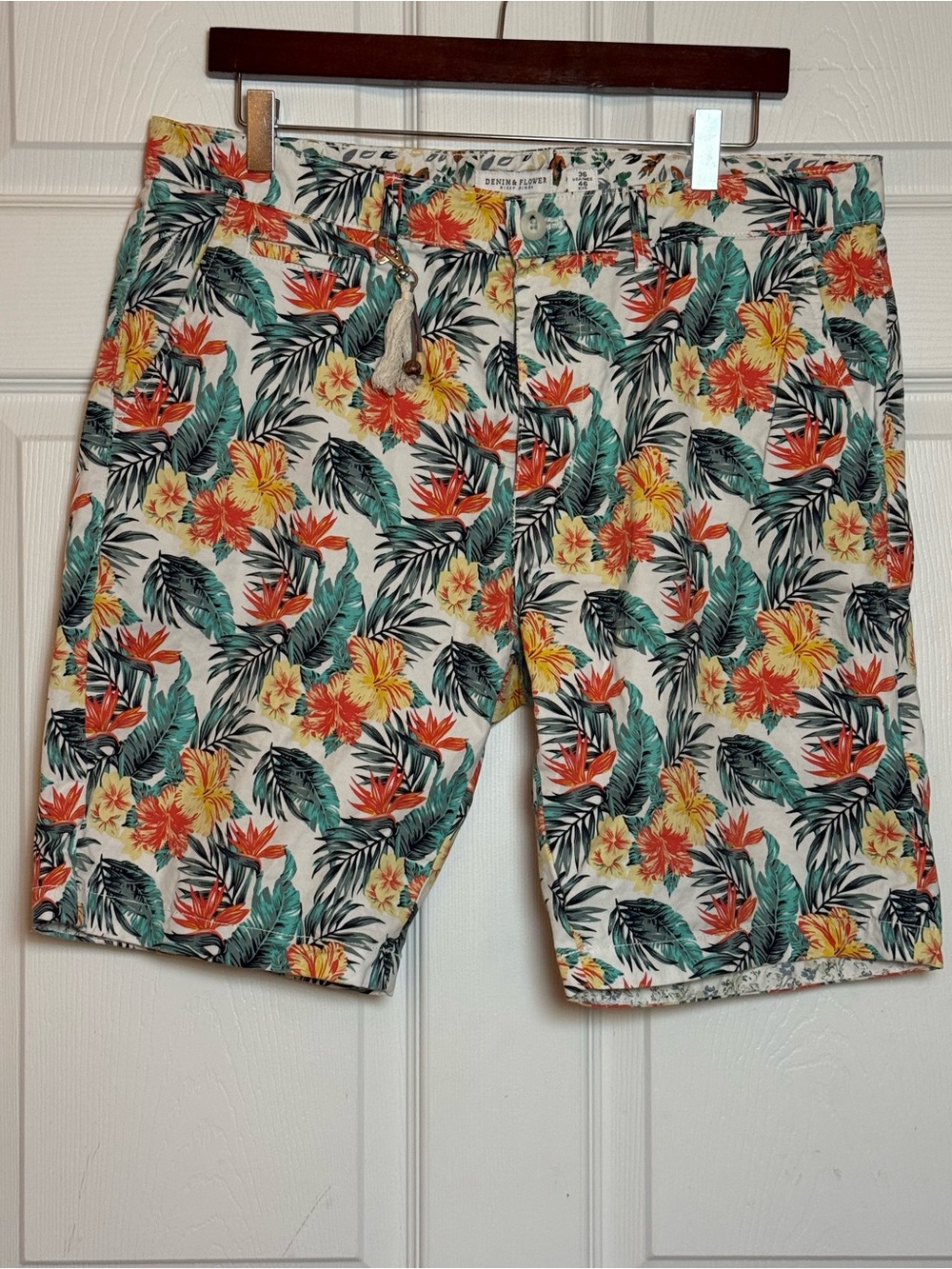 Denim & Flowers Mens Shorts Sz 36